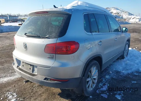 2017 Volkswagen Tiguan 2.0T Wolfsburg Edition из США, поврежденный, VIN WVGSV7AX3HW509034